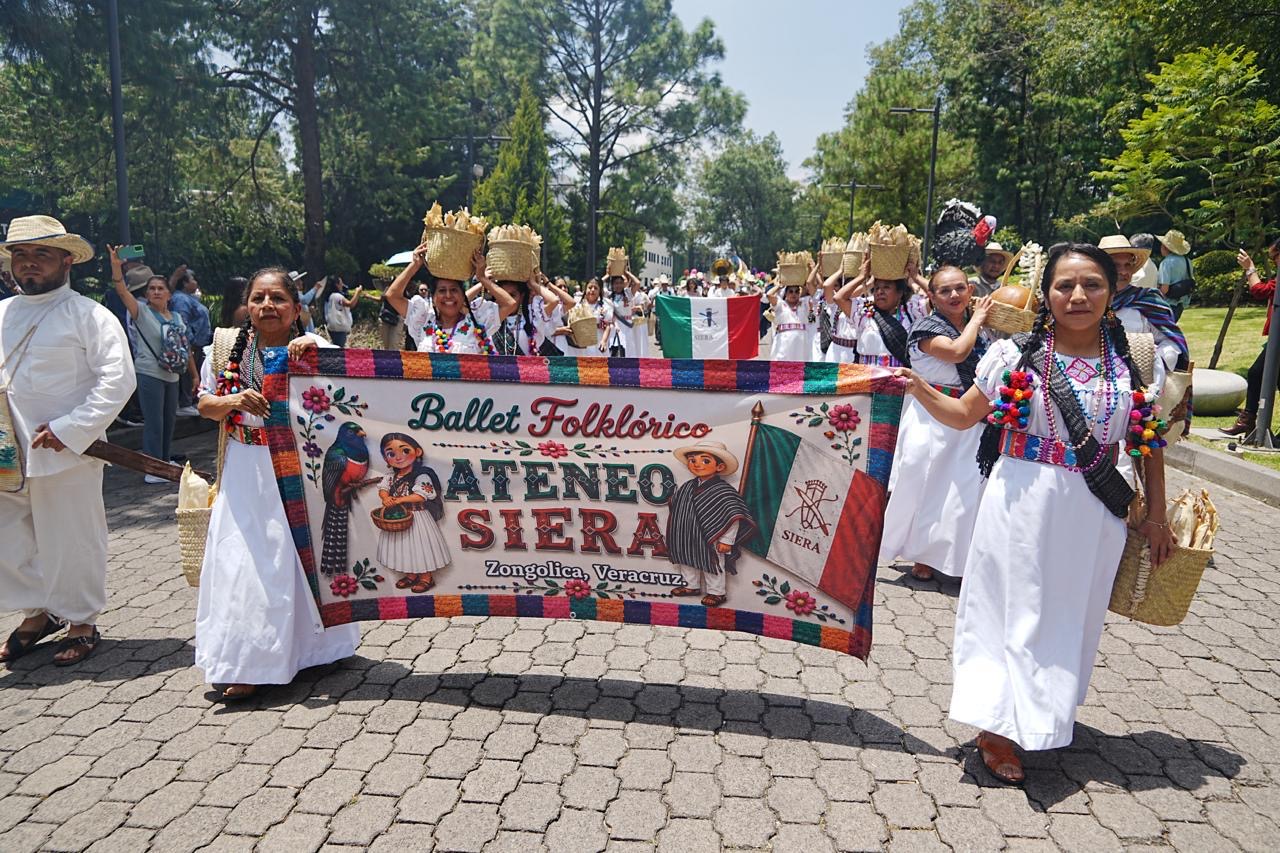 Inauguración de Veracruz en Los Pinos con desfile y ceremonia Xochitlallis