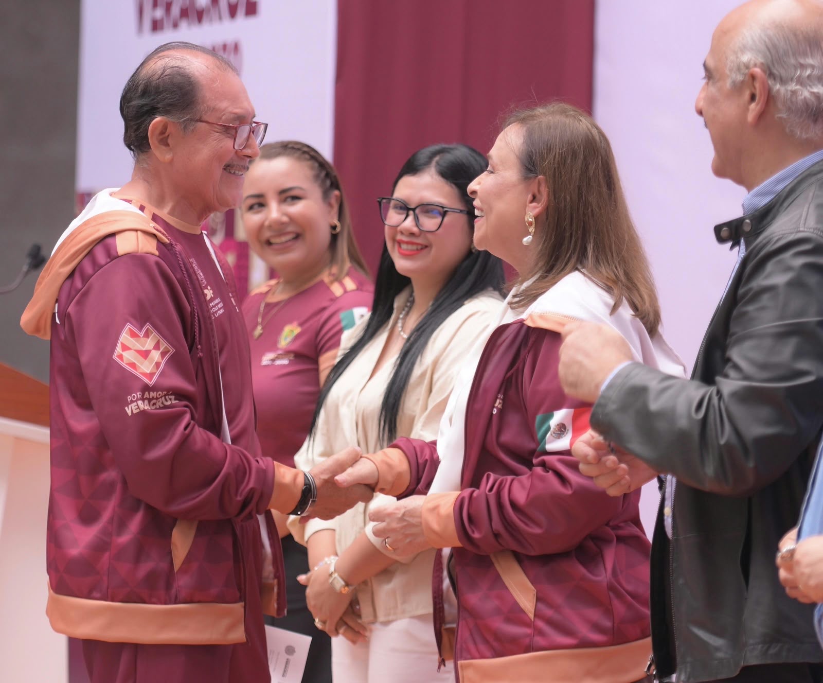 abandera-gobernadora-delegacion-veracruz-olimpiadas-oro-2026 La gobernadora Rocío Nahle García abandera a la delegación de Veracruz para las Olimpiadas de Oro 2026