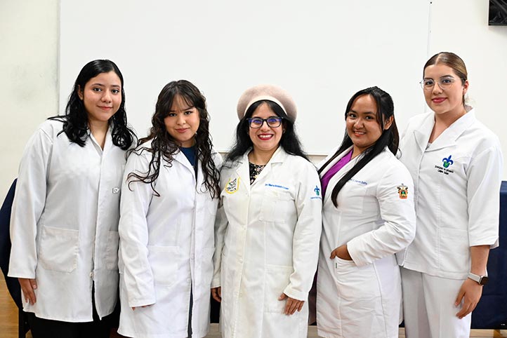 Alumnas analizan potencial analgésico de plantas medicinales en la UV