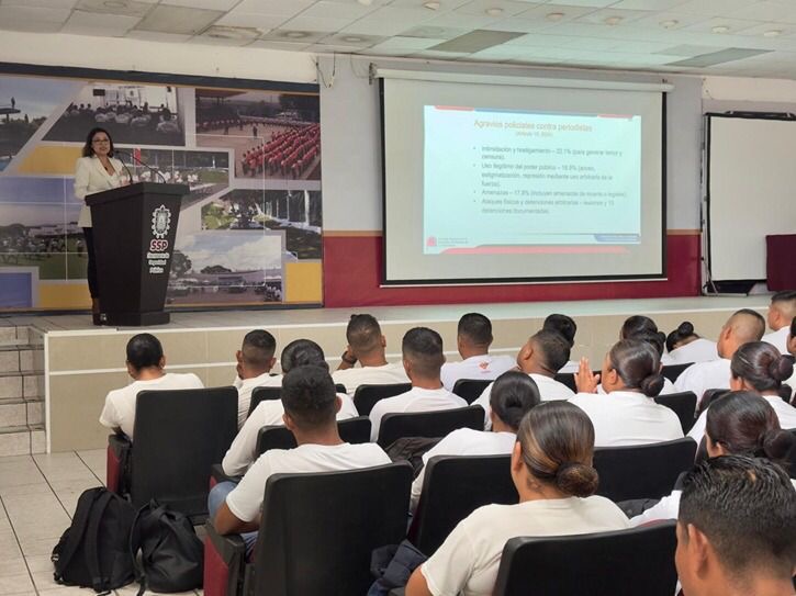 Cadetes durante capacitación de la CEAPP