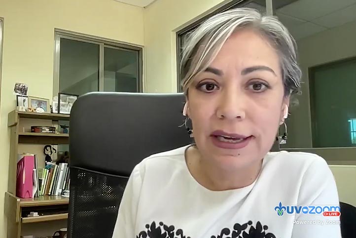 Cynthia Nayeli Martínez Fernández en conferencia magistral sobre educación ambiental