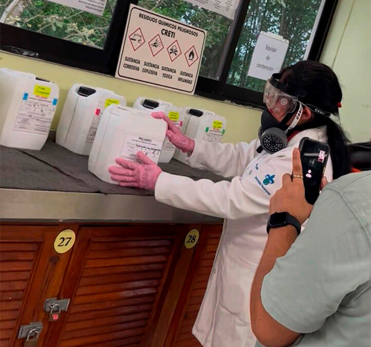 Cuatro docentes de QFB-UV obtienen certificación en manejo de residuos peligrosos