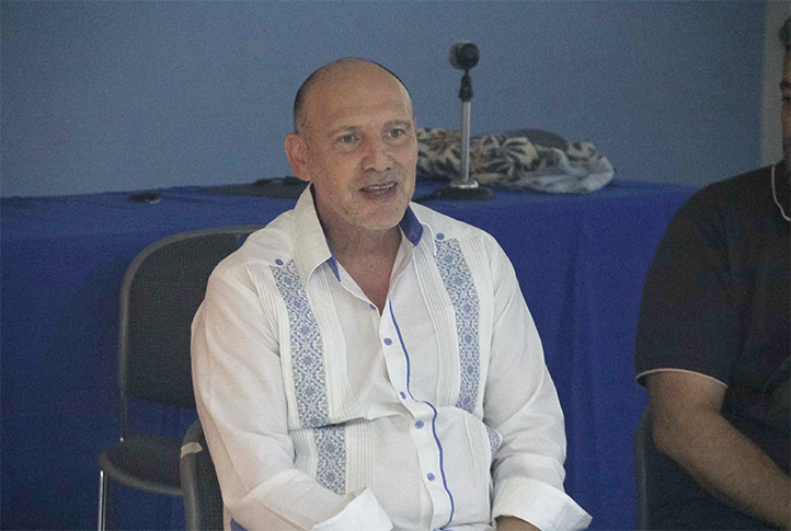 Domingo Ferrandis durante su clase magistral en el congreso de dramaterapia