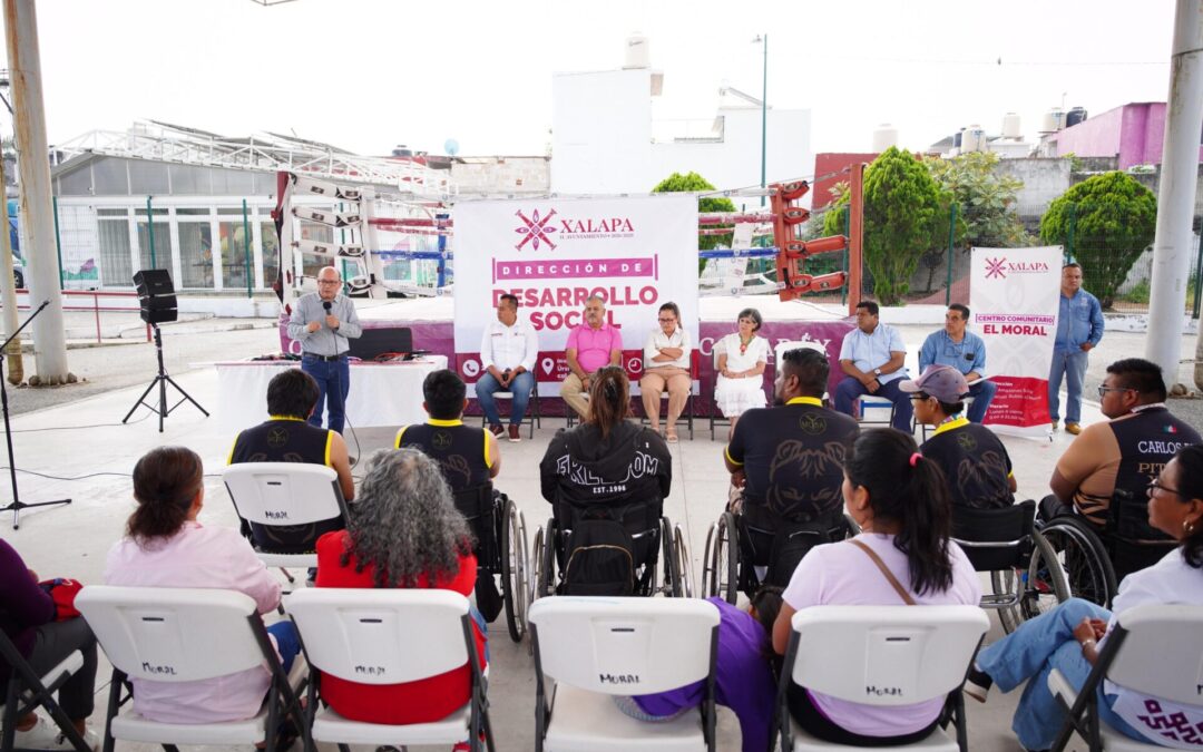 Alcaldesa Daniela Griego entrega implementos deportivos a paraatletas de Xalapa