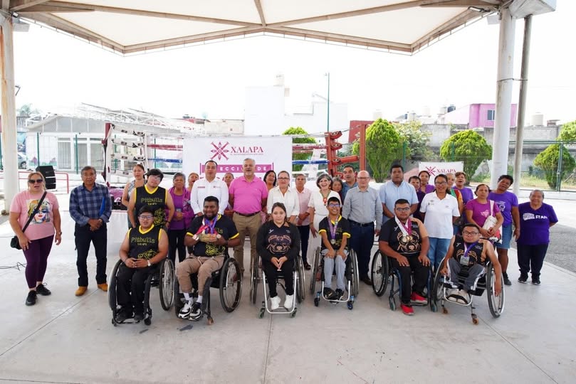 Entregan material deportivo al Paraatletismo Pitbulls Xalapa