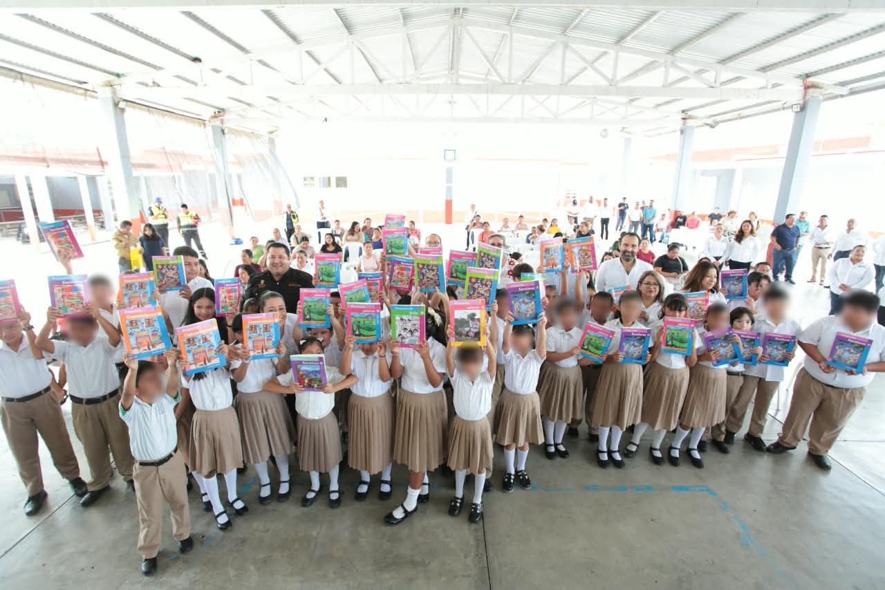 entrega-sev-libros-de-texto-gratuitos-soledad-de-doblado Entrega simbólica de libros de texto gratuitos de la SEV en escuelas de Soledad de Doblado