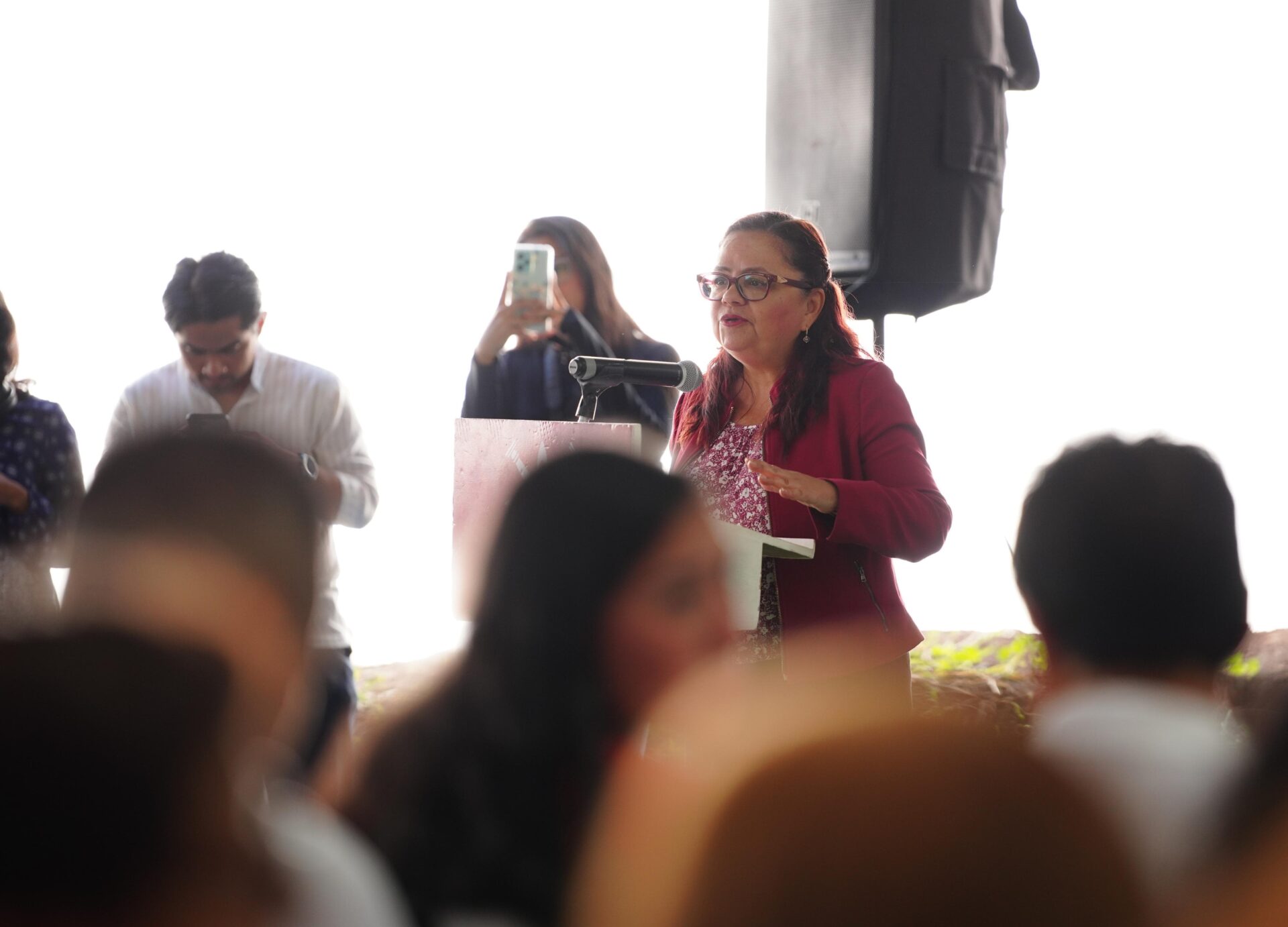Personas adultas mayores durante convivencia en la Estancia Garnica