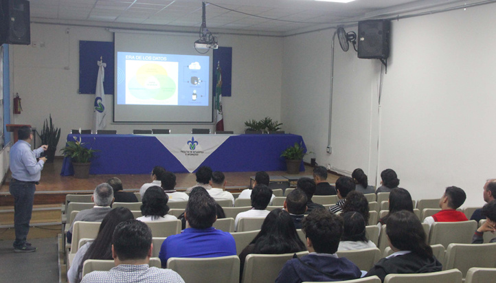 fei-uv-profesionales-tecnologia-estrategica Docentes de la Facultad de Estadística e Informática de la UV en conferencia de orientación