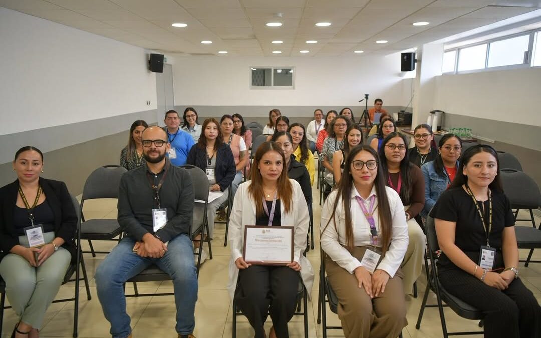FGE Veracruz imparte taller sobre uso de salas de lactancia materna
