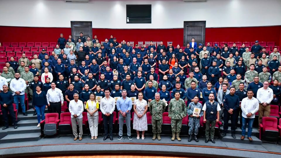 Fiscal general Lisbeth Aurelia Jiménez Aguirre durante la clausura de la Jornada de Capacitación policial en la zona norte