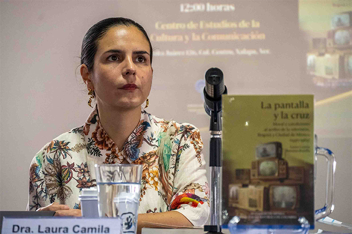 Televisión transformó hábitos, moral y política en México y Colombia, según investigadora