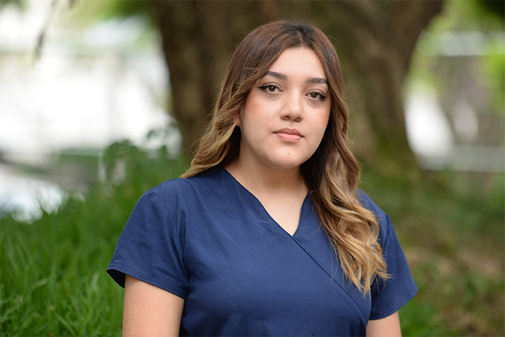 Alumna de Odontología de la UV investiga patologías bucales en Oaxaca
