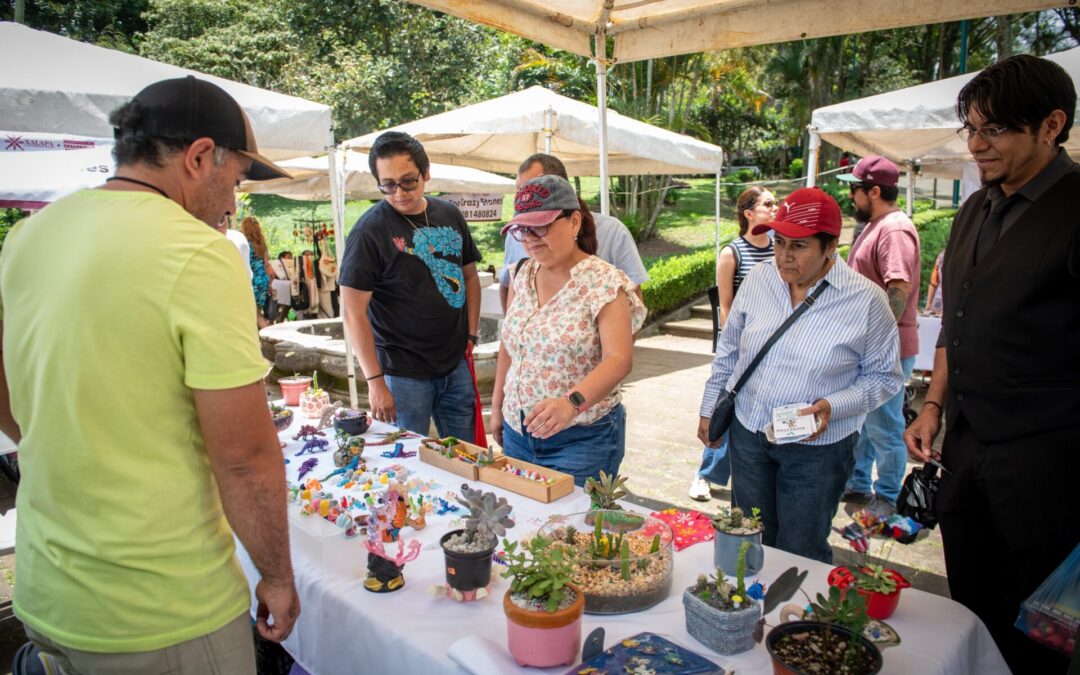 Tercera edición del Mercadito Bicentenario en Xalapa reúne a 50 emprendedores