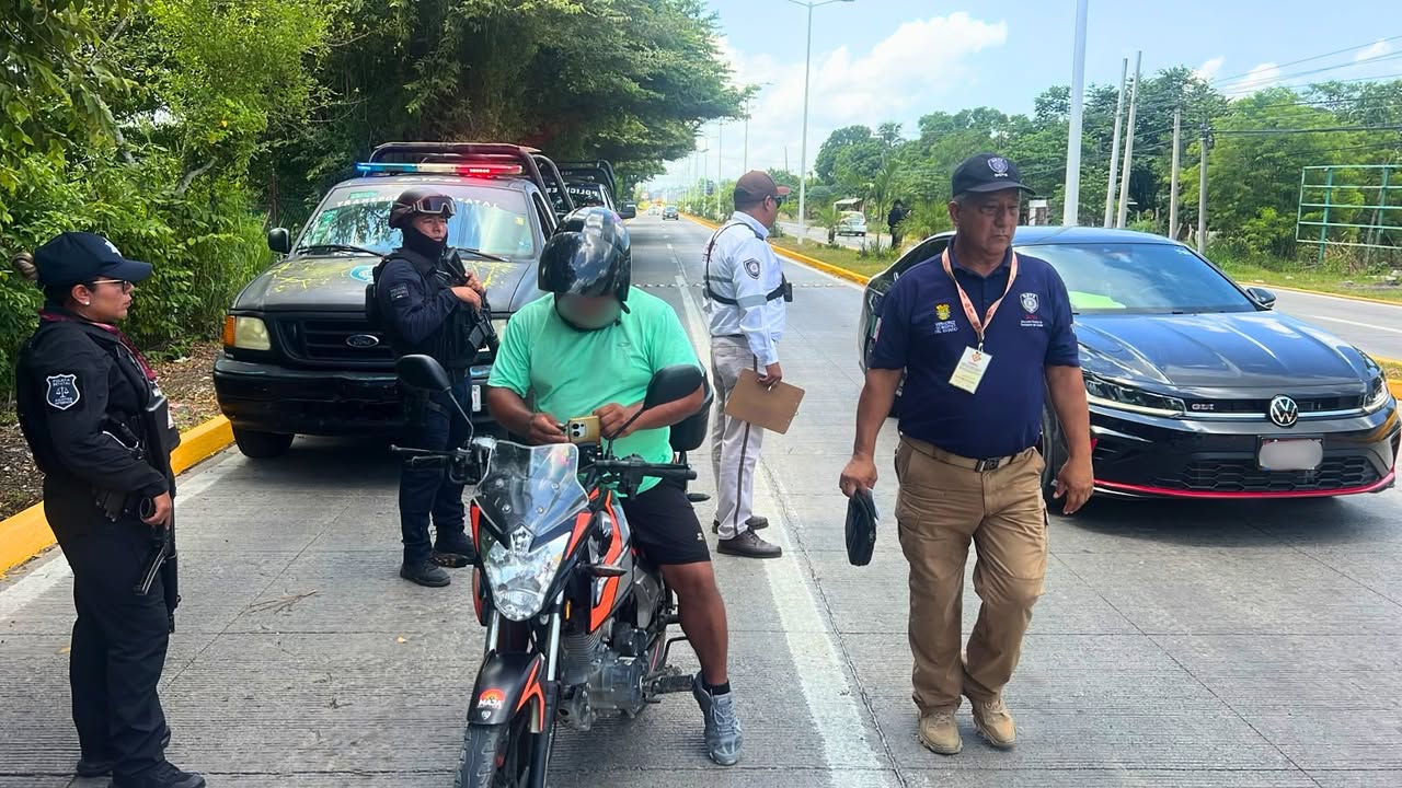 Operativo de verificación de motocicletas en Poza Rica