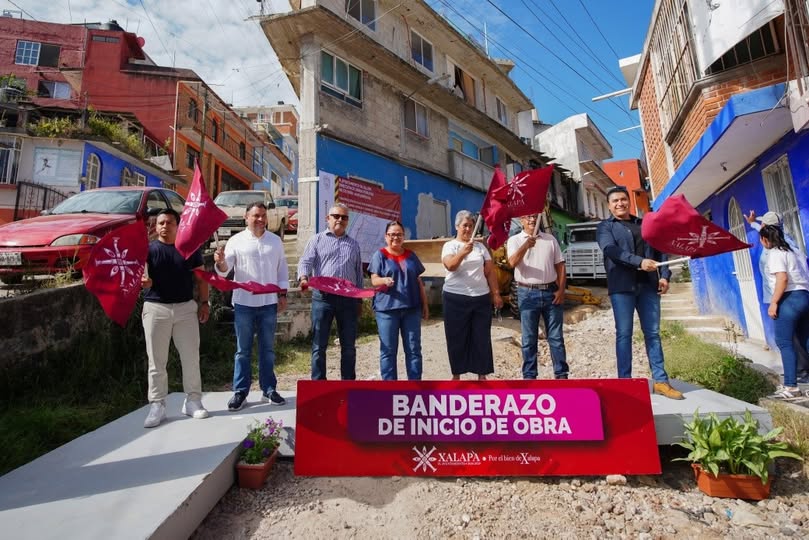 Inician pavimentación de calle Camino Antiguo a Coatepec en Xalapa
