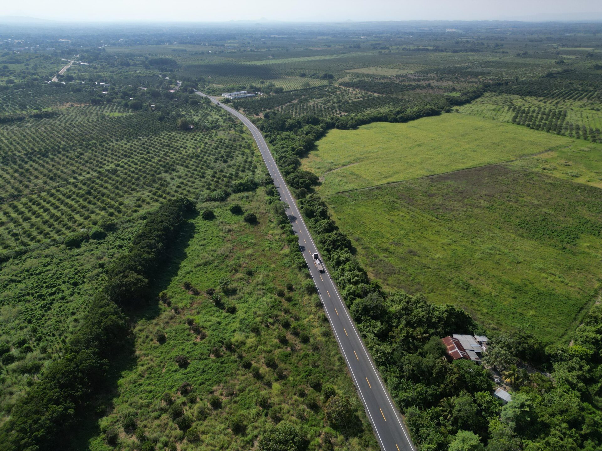 Rocío Nahle entrega 33 kilómetros rehabilitados de la carretera Álamo–Tihuatlán