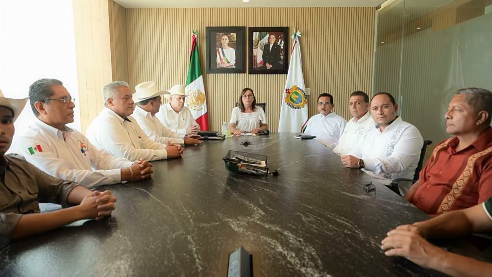 reunion-ingenio-san-pedro-lerdo-de-tejada Reunión con trabajadores y productores del Ingenio San Pedro en Lerdo de Tejada