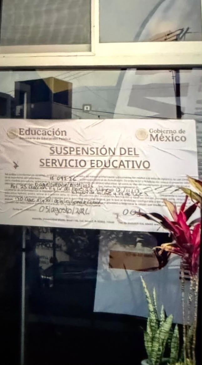 Sellos de clausura de la SEP en el plantel Xalapa de la UAMP