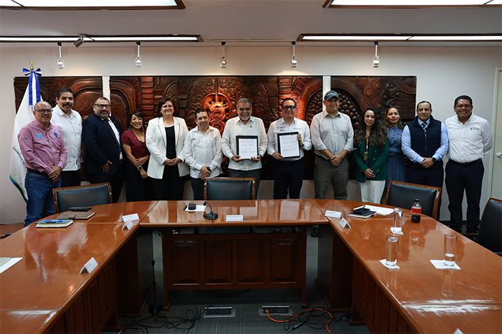 Firma de convenio entre la Universidad Veracruzana y la Conagua en Xalapa