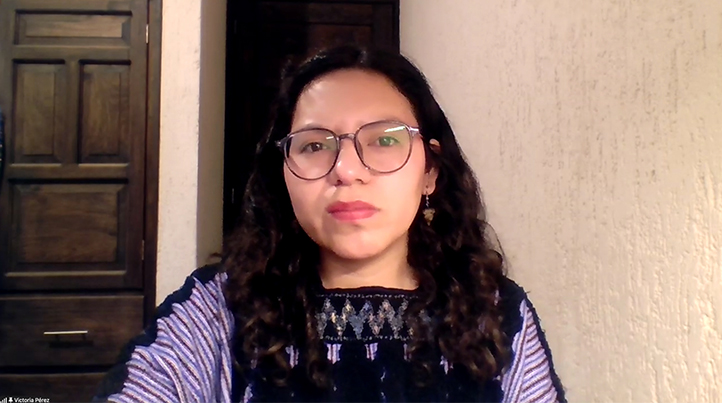 Alumna UV estudia vínculo de mujeres totonacas con la vainilla