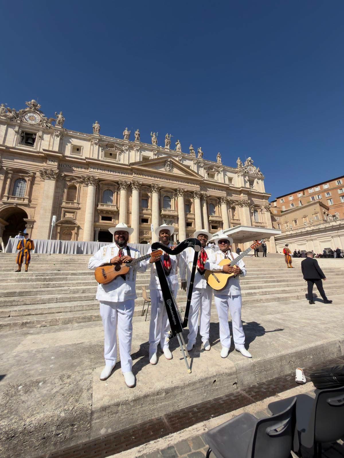 Artistas de Xalapa en la presentación cultural en el Vaticano