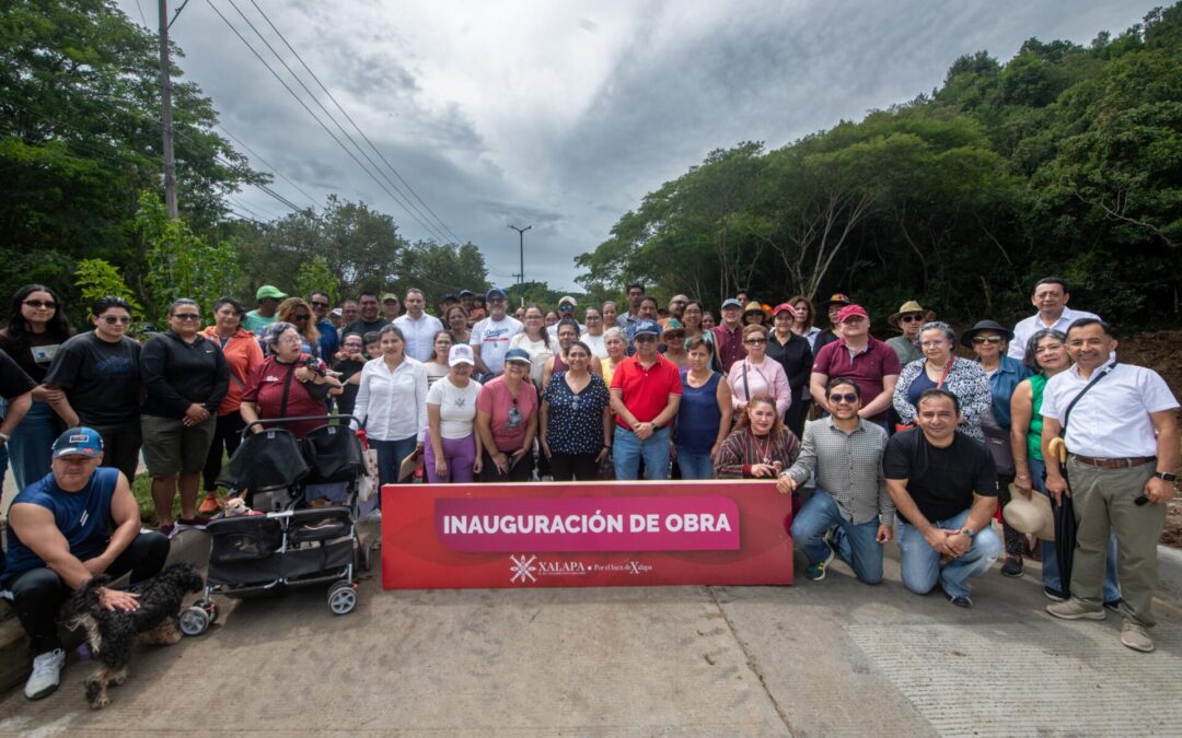 Ayuntamiento de Xalapa entrega obra 22 y arranca rehabilitaciones