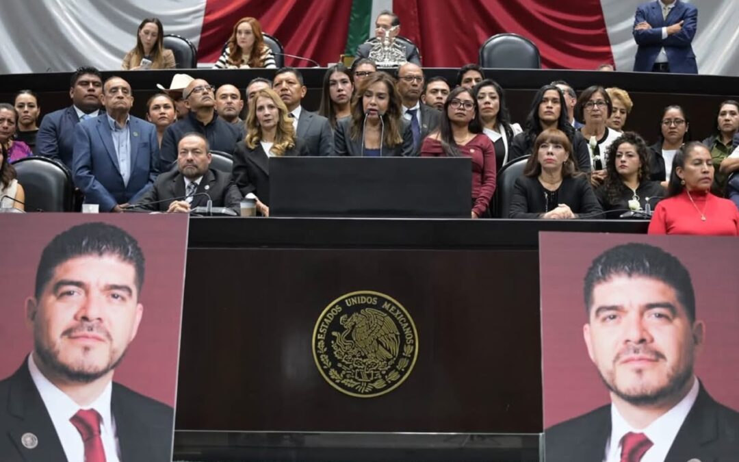 Cámara de Diputados rinde homenaje a Zenyazen Escobar García