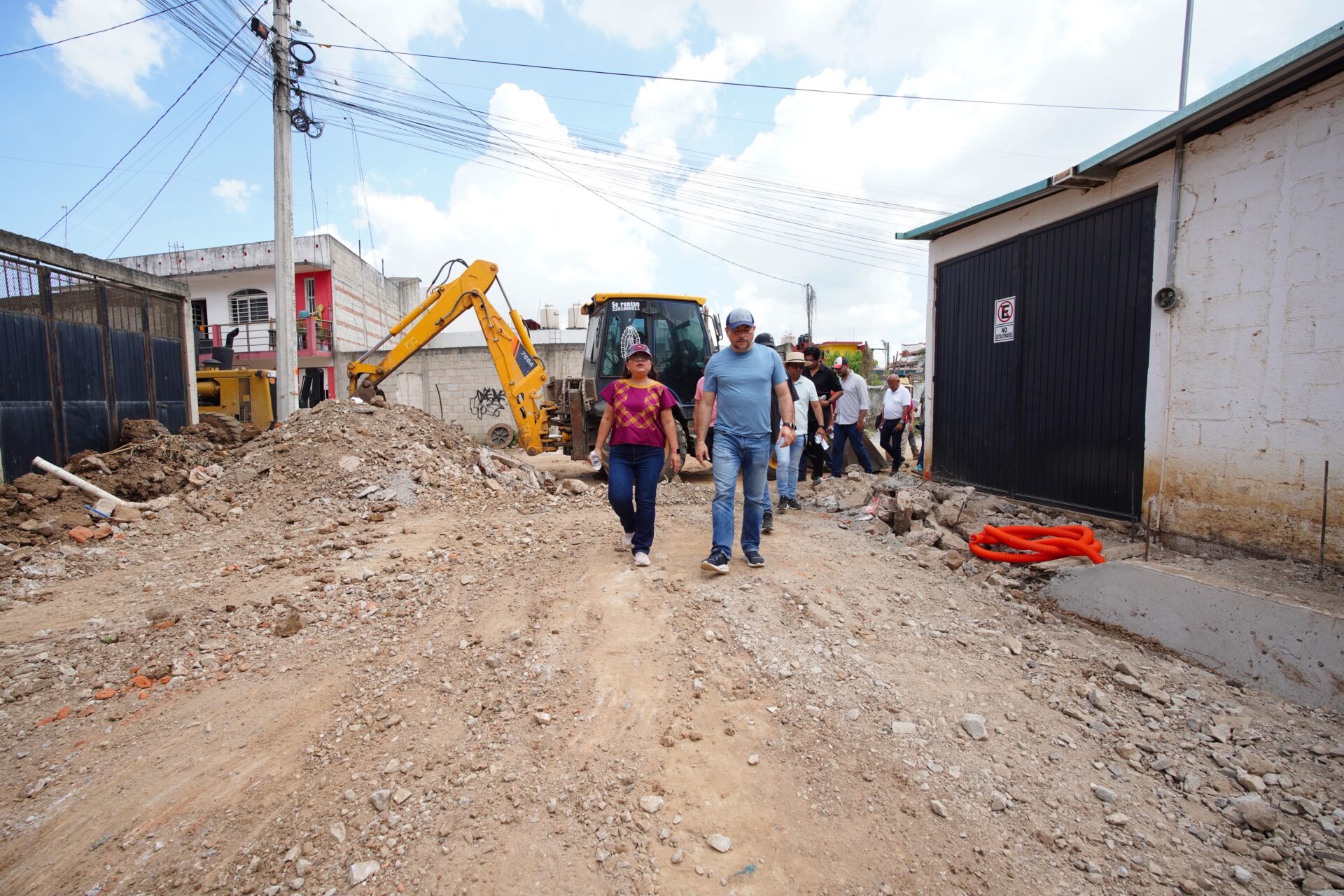 daniela-griego-ceballos-recorrido-el-castillo Daniela Griego Ceballos durante un recorrido en la Unidad Habitacional y Deportiva El Castillo, en Xalapa