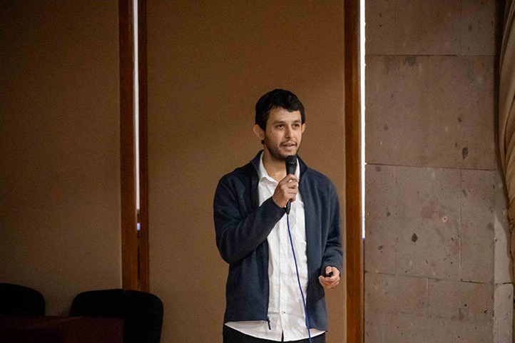 Cátedra Ruy Pérez Tamayo acerca la evolución a estudiantes UV