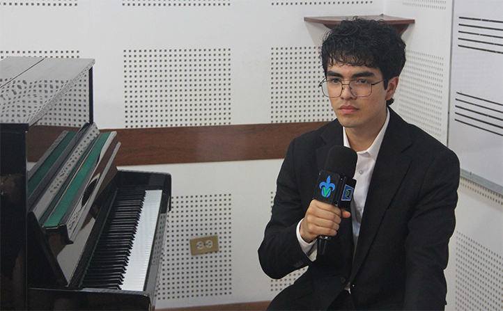 Emilio Sánchez Lavín: pasión por el piano y formación en la UV