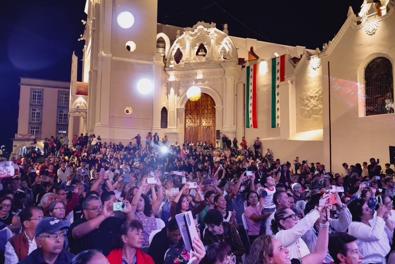 Raíces de Veracruz llena de tradición el Jueves Musical en Xalapa