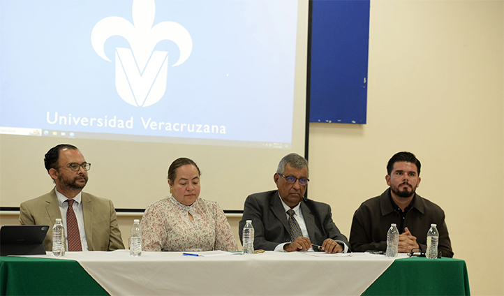 Especialistas analizan retos económicos y desarrollo regional en Veracruz