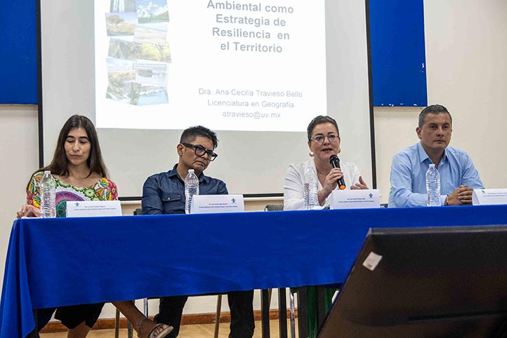 UV reúne especialistas para discutir resiliencia ambiental y climática