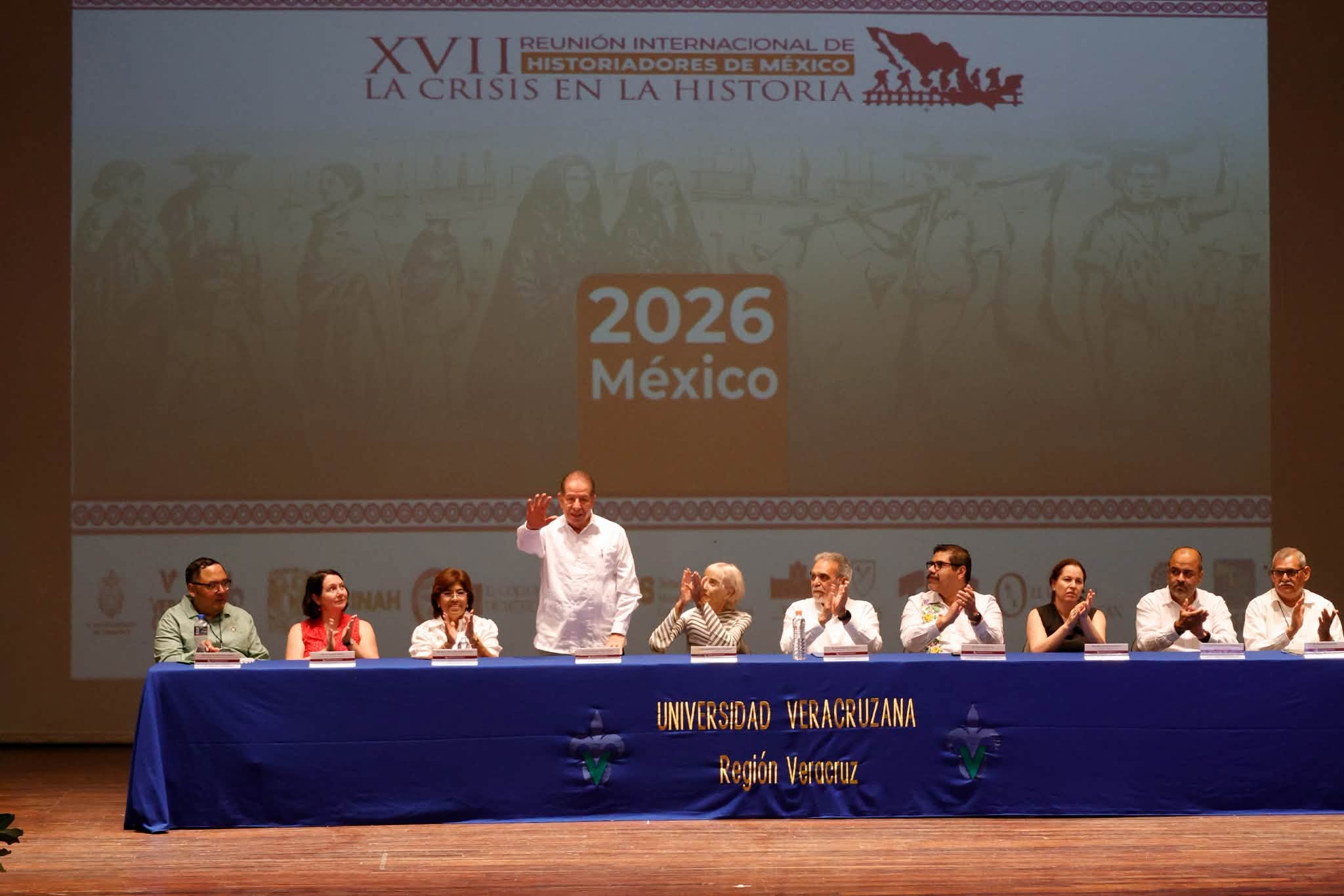 Pozos Castro asiste a reunión internacional de historiadores en Veracruz