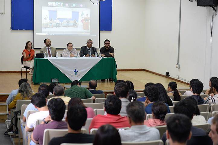 Especialistas abordan retos económicos de Veracruz
