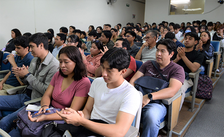 Especialistas analizan retos económicos y desarrollo regional en Veracruz