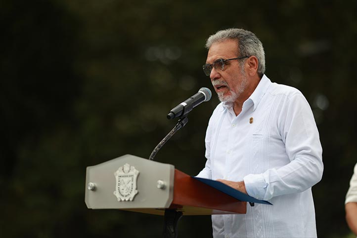 UV conmemora 100 años de la escultura del Águila de Xalapa