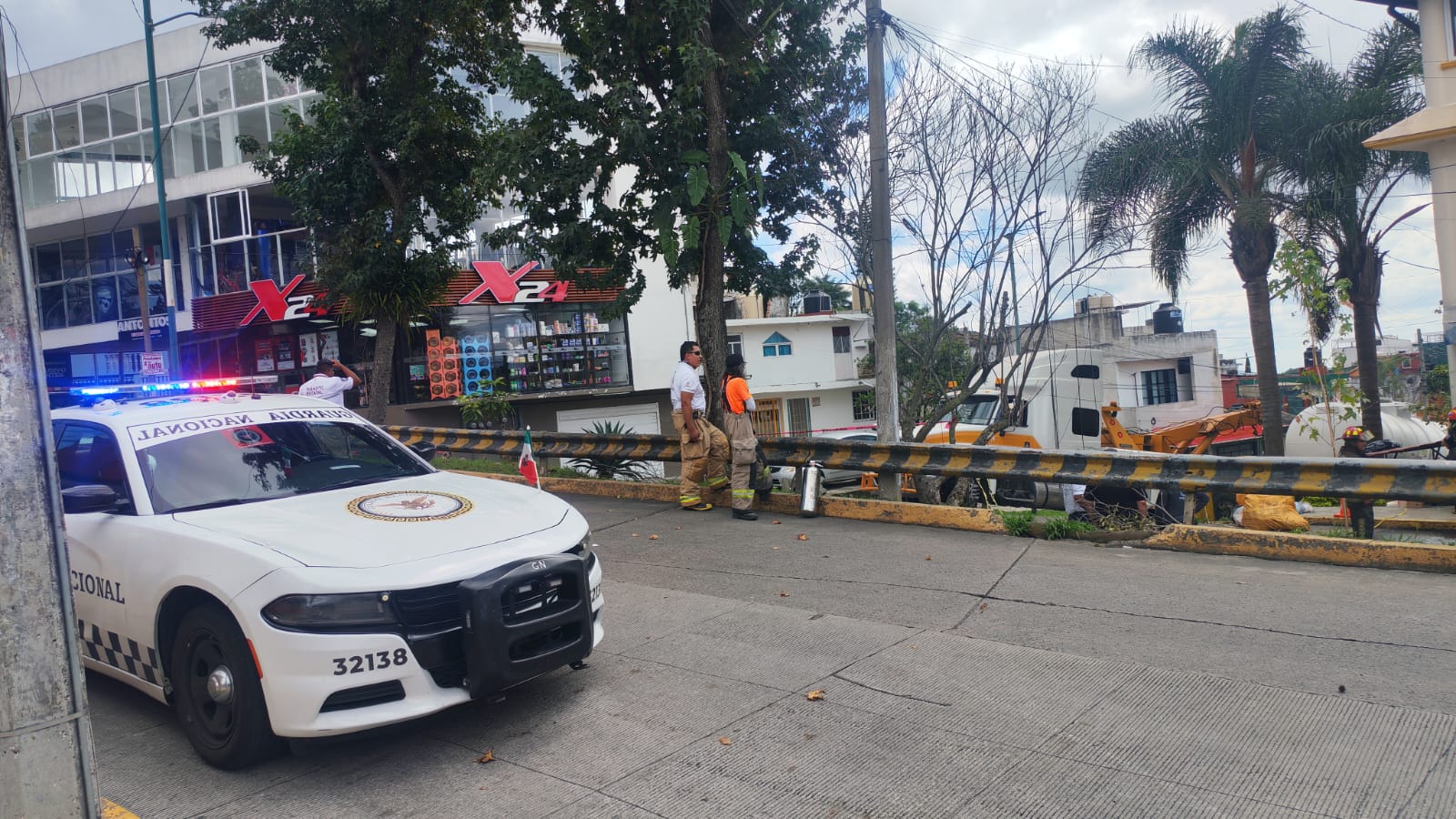 Guardia Nacional asegura pipa de combustible en Xalapa; no acreditó origen