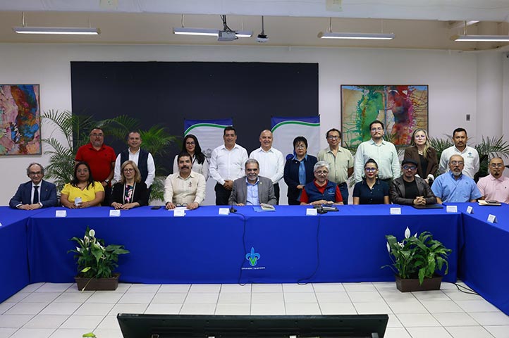 Rector de la UV dialoga con áreas académicas sobre transformación integral