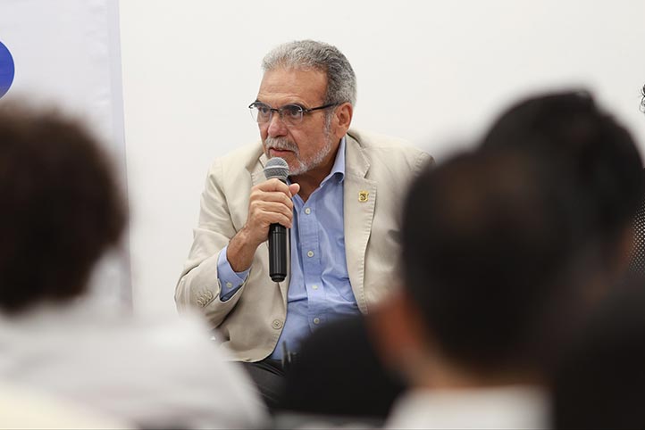UV dialoga con grupos artísticos sobre vinculación y proyectos