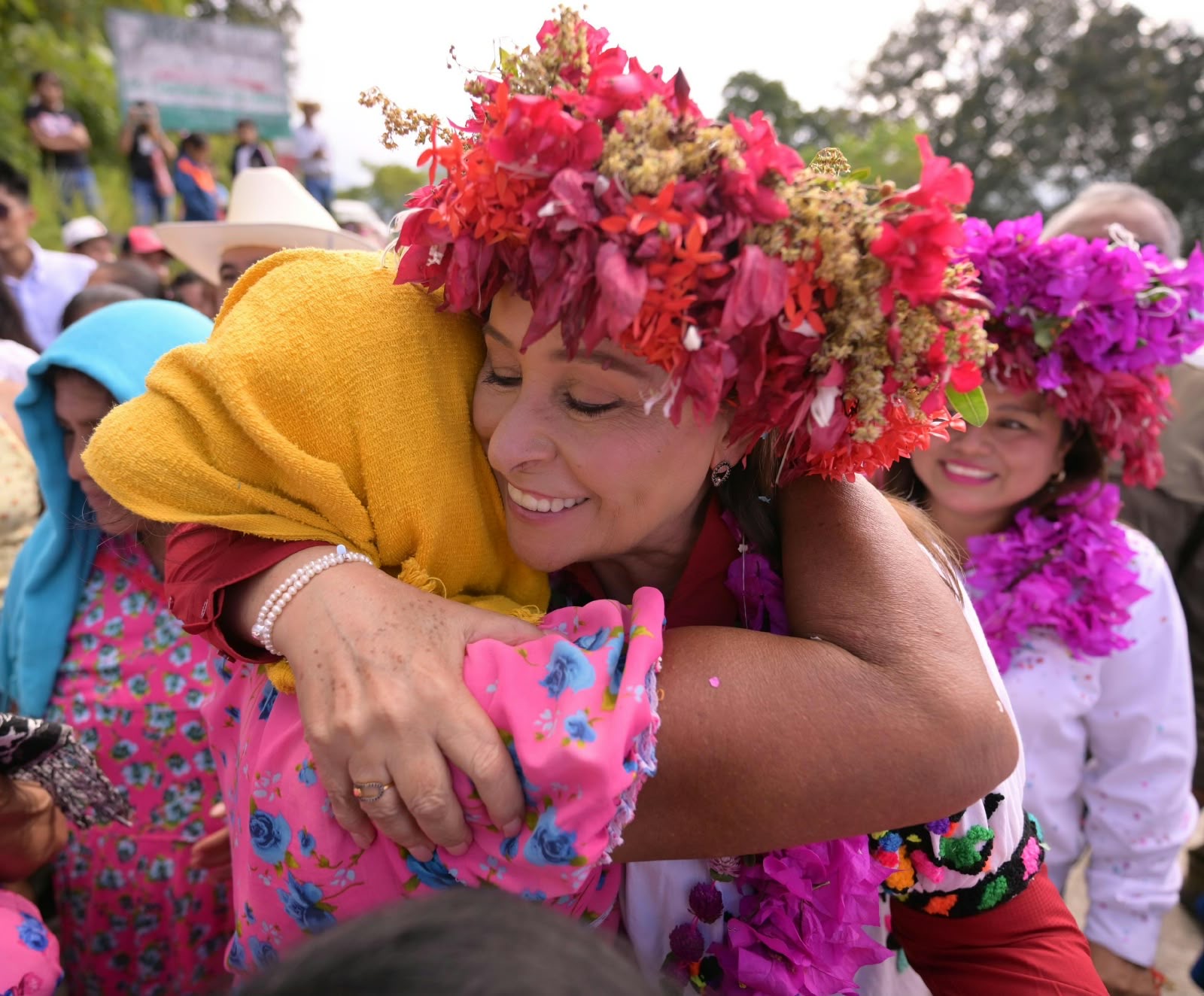 Rocío Nahle durante la inauguración del camino en Zontecomatlán, Veracruz