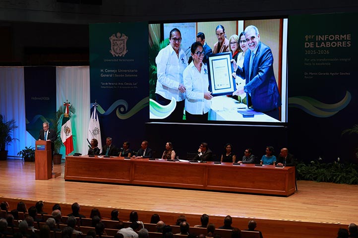 UV: rector llama a la unidad en su Primer Informe de Labores