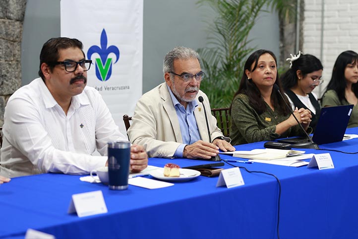 UV dialoga con consejeros estudiantiles sobre bienestar integral en Xalapa