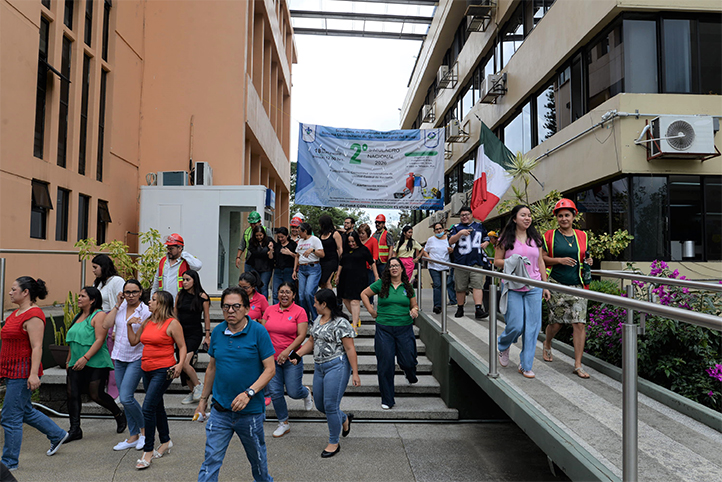 UV participa en Segundo Simulacro Nacional 2026 en sus cinco regiones