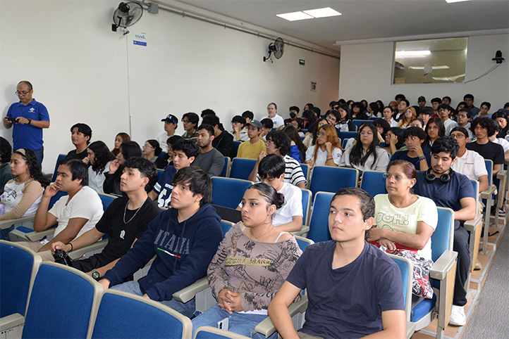 Facultad de Economía UV aborda retos de la IA agéntica