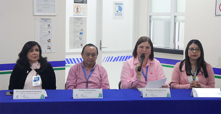 Conferencia sobre cáncer de mama en la Clínica Universitaria de Salud Reproductiva y Sexual de la UV