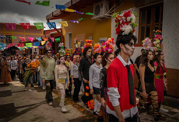 Catrina Ambulante lleva a Xalapa memoria de personas desaparecidas