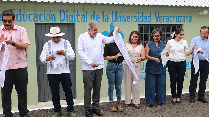 Inauguración del primer Centro de Educación Digital de la UV en Emiliano Zapata, Minatitlán