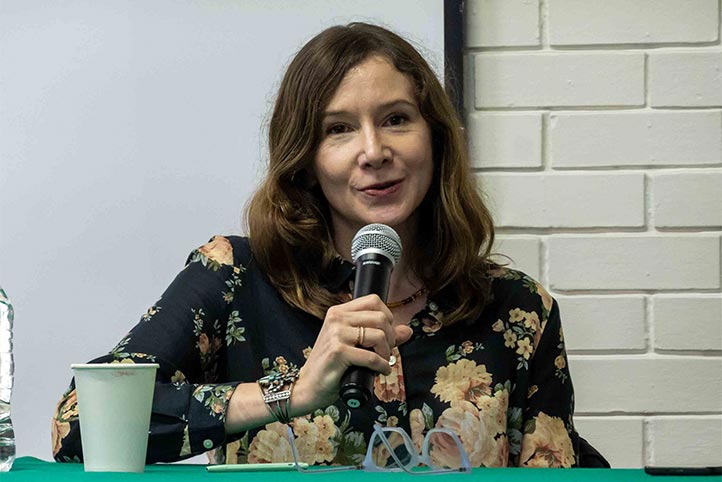 Charlotte Whittle durante su conferencia magistral en la Universidad Veracruzana