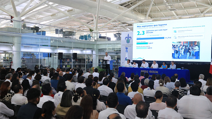 Región Veracruz UV reporta 22 mil 116 estudiantes en el ciclo 2025-2026